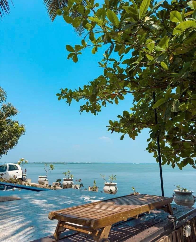 Lagoon Bay Resort Negombo Exterior photo